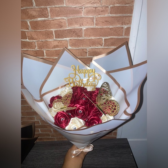 Eternal Rose bouquet - Picture 2 of 4